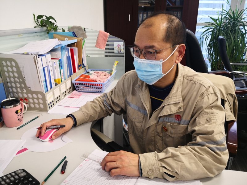 王兆猛的“日?！薄洿筇粕綎|清潔能源開(kāi)發(fā)有限公司人力資源部負(fù)責(zé)人王兆猛