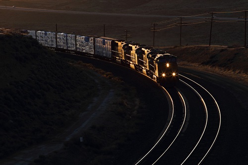 能源局:全國(guó)統(tǒng)調(diào)電廠煤炭庫(kù)存可用24天 處于合理水平