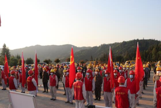 中方縣供電公司:戰(zhàn)配網(wǎng)消隱患 保供電為人民