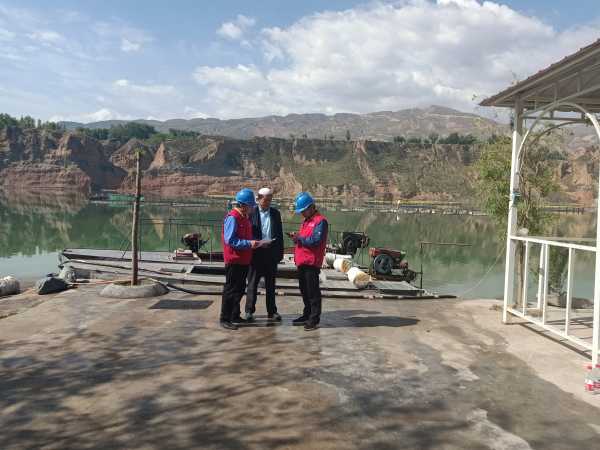 國網(wǎng)青?；】h供電公司農(nóng)網(wǎng)升級(jí)為養(yǎng)殖戶開啟致富新路子