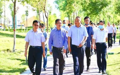 國家電投集團(tuán)黨組成員、副總經(jīng)理王樹東一行赴七師胡楊河市調(diào)研