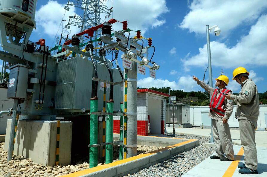 國網(wǎng)福安市供電公司:35千伏松羅變啟動送電 為鄉(xiāng)鎮(zhèn)發(fā)展提供充足電力