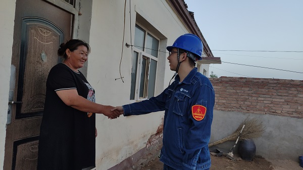 阿拉善電業(yè)局烏力吉供電分局：叔叔，我家沒電啦