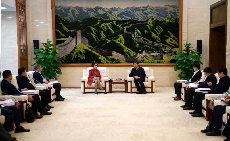 陳飛虎會(huì)見(jiàn)江西省委常委、副省長(zhǎng)吳忠瓊