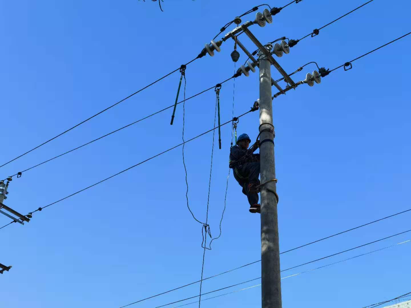 臨滄云縣供電局開展“保命教育”，提升員工實操技能