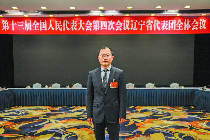 國(guó)人大代表 國(guó)網(wǎng)遼寧省電力有限公司董事長(zhǎng)、黨委書記石玉東：加強(qiáng)能源互濟(jì) 促進(jìn)能源互聯(lián)網(wǎng)發(fā)展