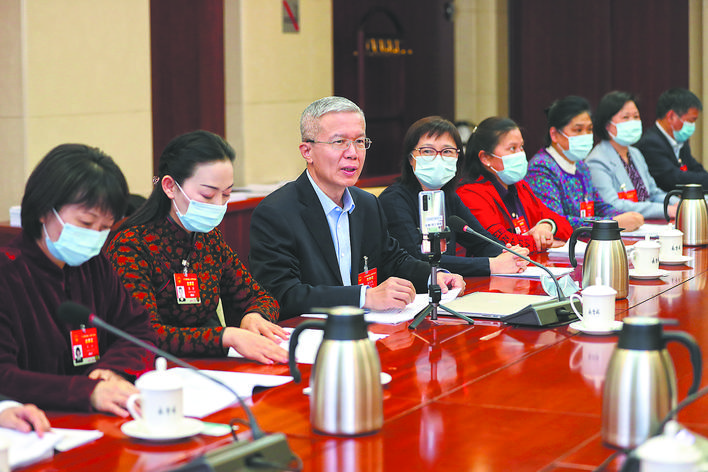 全國(guó)人大代表國(guó)網(wǎng)安徽省電力有限公司總經(jīng)理、黨委副書(shū)記 張凡華：構(gòu)建以電為中心的終端