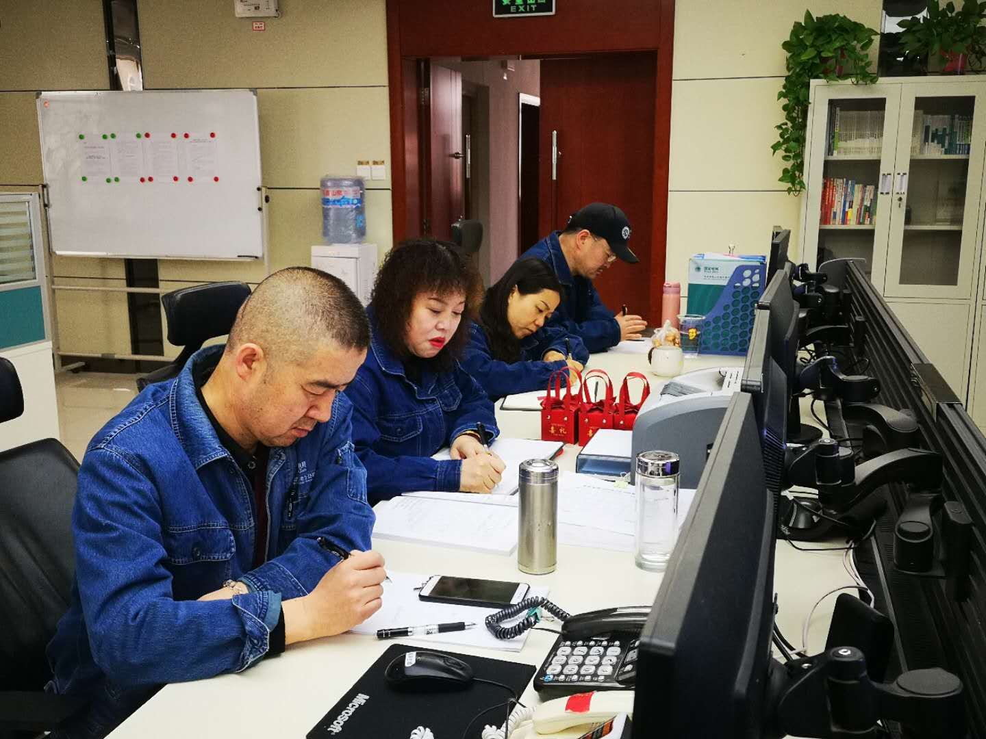 國(guó)網(wǎng)平?jīng)龉╇姽竟╇姺?wù)指揮中心：提升配網(wǎng)調(diào)度管理，保障春檢安全進(jìn)行