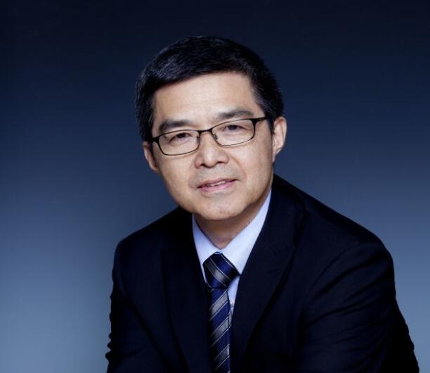 歐陽(yáng)明高:對(duì)發(fā)展電動(dòng)汽車的質(zhì)疑應(yīng)該停止了