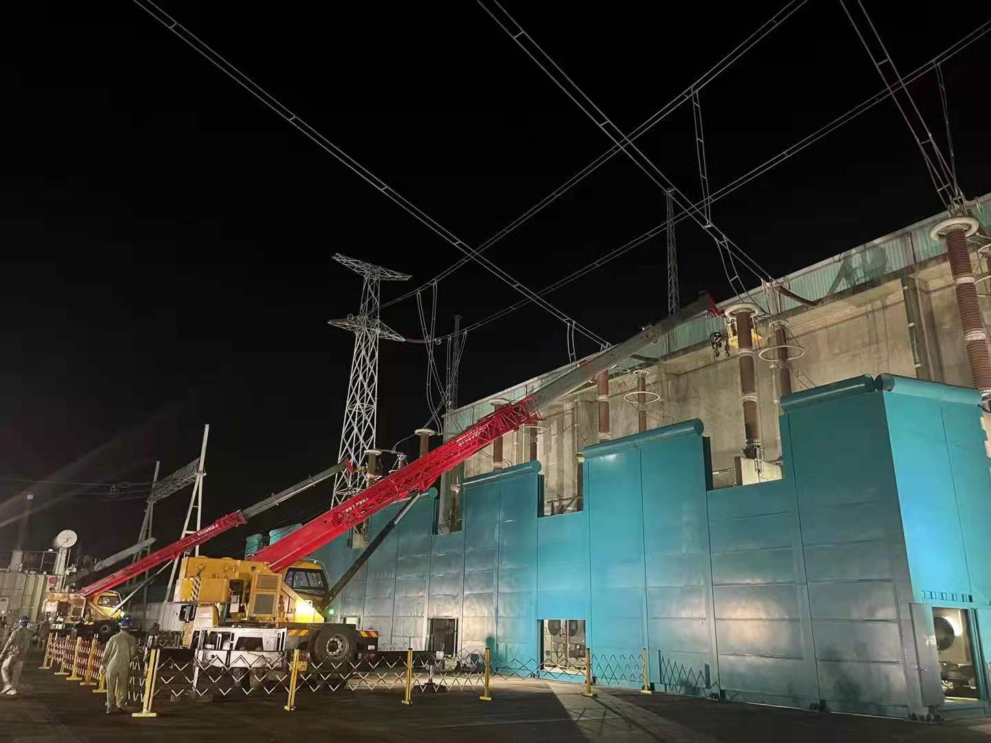 鄂電“鐵軍”：30個(gè)小時(shí)晝夜搶修作業(yè)，守護(hù)西電東送電網(wǎng)大動(dòng)脈