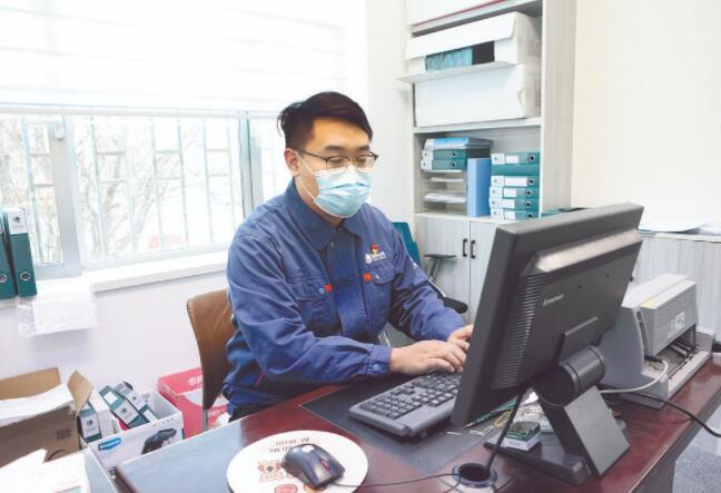 李燦邦: 爭(zhēng)做營(yíng)銷排頭兵 當(dāng)好客戶貼心人