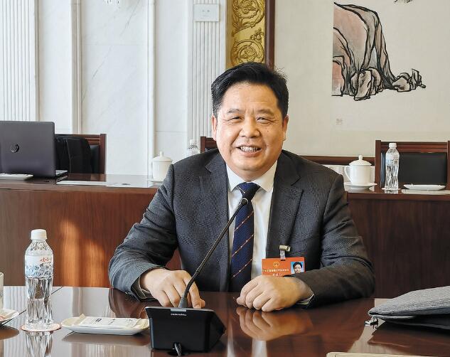 加快能源技術(shù)創(chuàng)新 促進(jìn)成果轉(zhuǎn)化——訪(fǎng)全國(guó)人大代表、中國(guó)科學(xué)院寧波材料技術(shù)與工程研究所所長(zhǎng)黃政仁