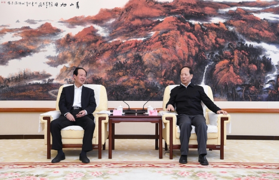 丁焰章拜會內蒙古自治區(qū)黨委書記、人大常委會主任石泰峰