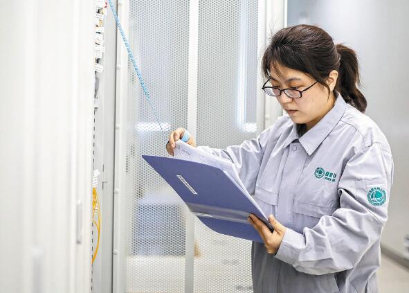 國(guó)網(wǎng)工匠叢犁:電力通信技術(shù)能手