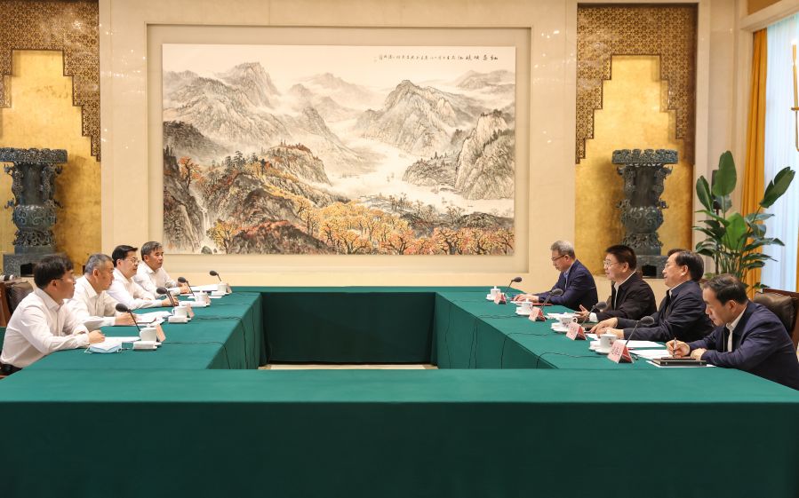 雷鳴山、韓君拜會(huì)湖北省委書(shū)記王蒙徽、省長(zhǎng)王忠林