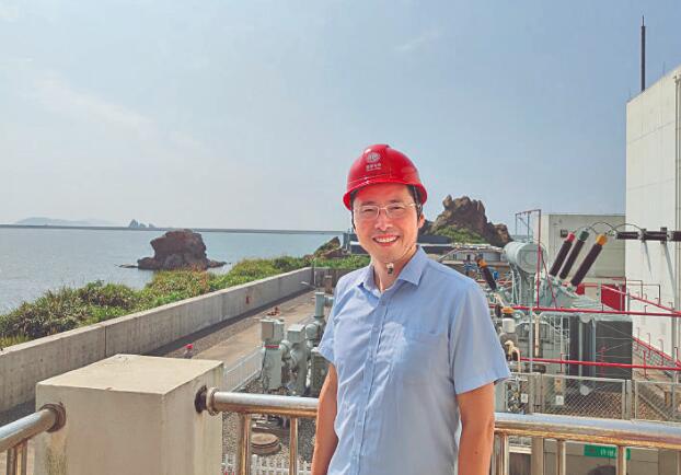 曹路:鉆研“雙高”受端電網(wǎng)穩(wěn)定技術(shù)