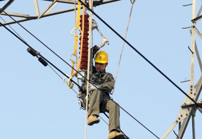 立足一線(xiàn)創(chuàng)新創(chuàng)效——記全國(guó)五一勞動(dòng)獎(jiǎng)?wù)芦@得者程旭