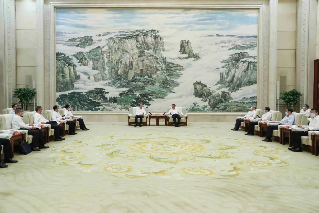 國(guó)家電網(wǎng)董事長(zhǎng)辛保安與河北省委書(shū)記倪岳峰、省長(zhǎng)王正譜會(huì)談