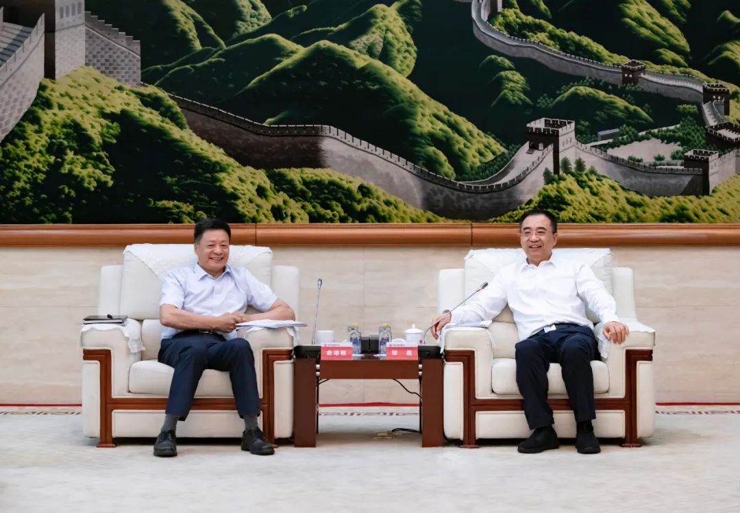 鄒磊會(huì)見東方電氣黨組書記、董事長俞培根