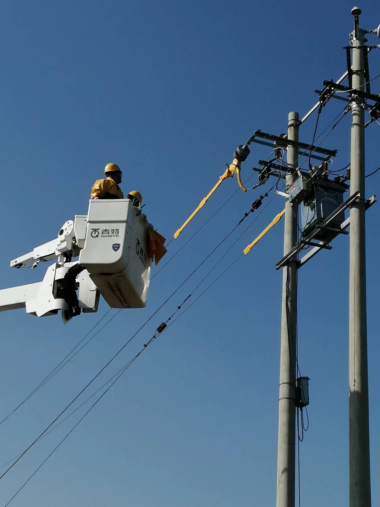 商都供電:“能帶不?!保9╇妰?yōu)服務(wù)