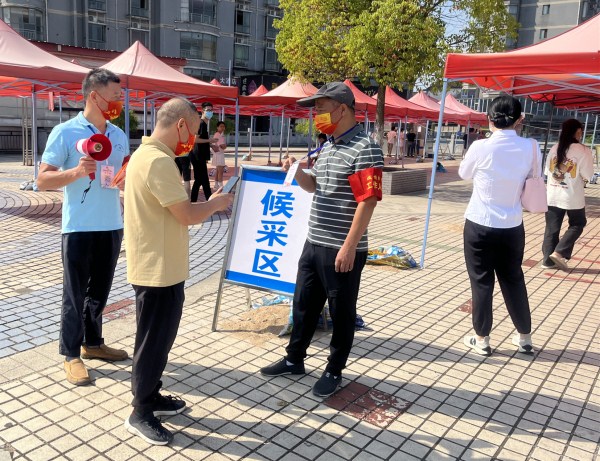 國網(wǎng)撫州市南豐縣供電公司:志愿者下沉一線助力全員核酸檢測