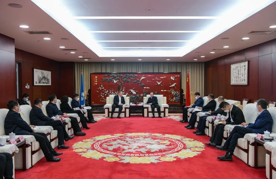 華電集團(tuán)黨組書(shū)記、董事長(zhǎng)江毅會(huì)見(jiàn)鐵嶺市委書(shū)記、市人大常委會(huì)主任宋誠(chéng)