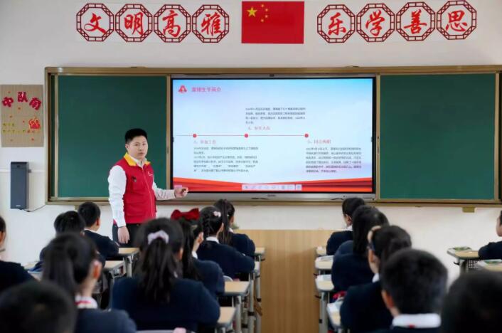 國(guó)網(wǎng)瑞安市供電公司:傳承雷鋒精神 弘揚(yáng)時(shí)代新風(fēng)