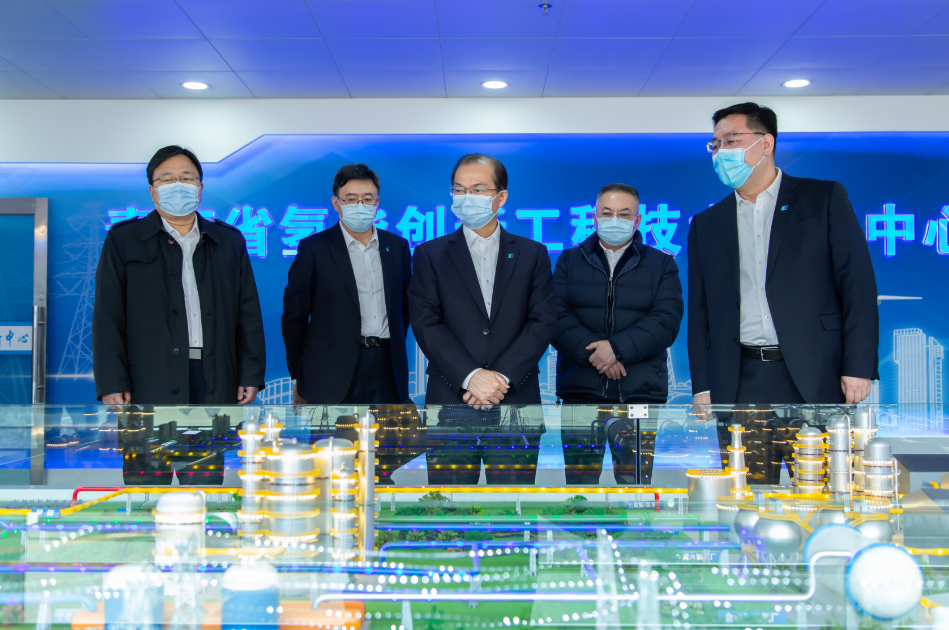 江毅、葉向東到青海區(qū)域調(diào)研