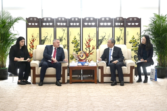 中國電建黨委副書記、總經(jīng)理王斌與波黑塞族共和國總理拉多萬·維什科維奇會談