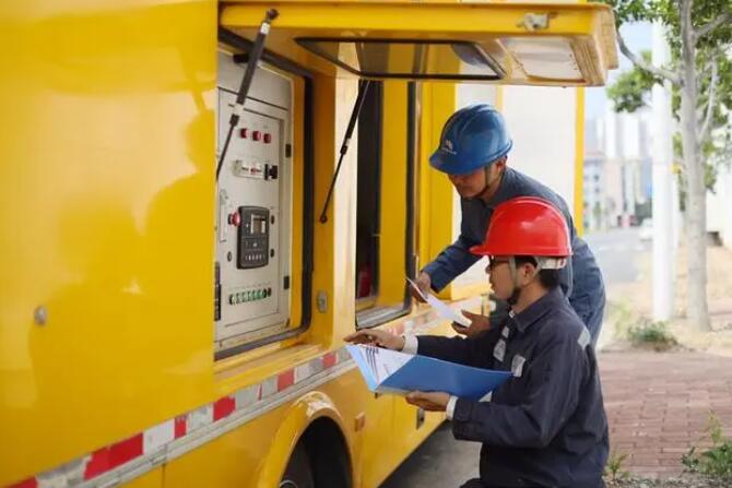 廣西靈山供電局:高考保電 為夢(mèng)護(hù)航