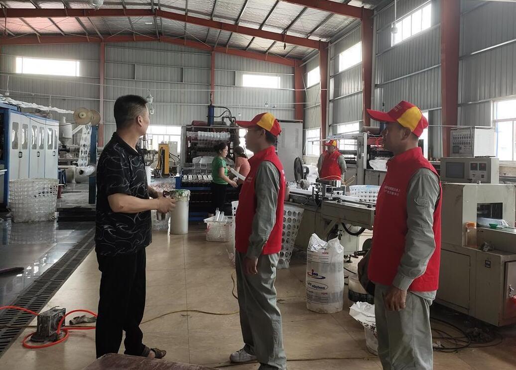 國網(wǎng)石首市供電公司“電”亮綠色經(jīng)濟，為企業(yè)降成本“支招”