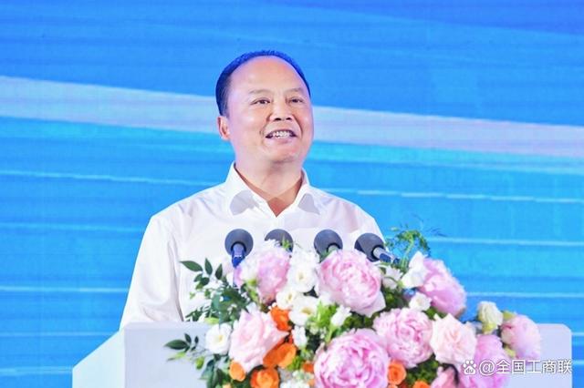 全國工商聯(lián)副主席，通威集團(tuán)董事局主席劉漢元：加快建設(shè)可再生能源 構(gòu)建川渝清潔能源一體化