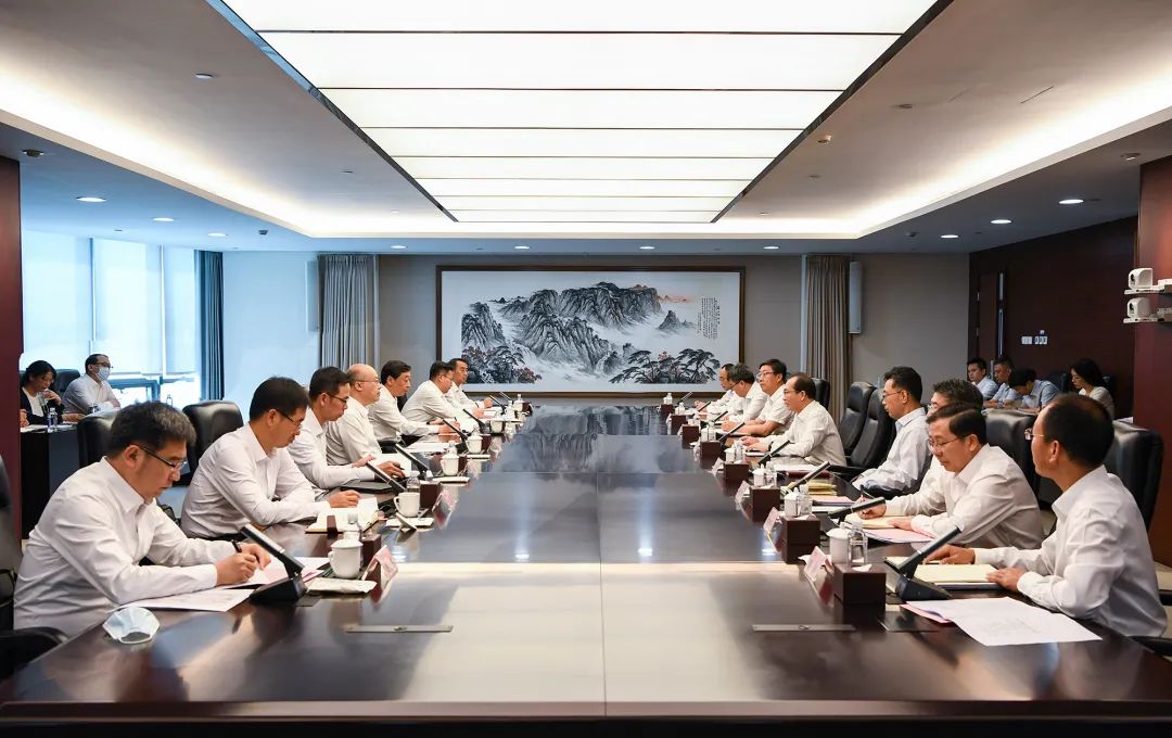 華電集團(tuán)黨組書記、董事長(zhǎng)江毅與河北省委副書記、省長(zhǎng)王正譜舉行會(huì)談