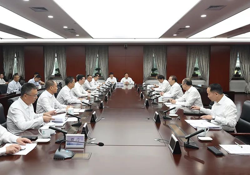 國家電網(wǎng)董事長、黨組書記辛保安赴國網(wǎng)新疆電力調(diào)研