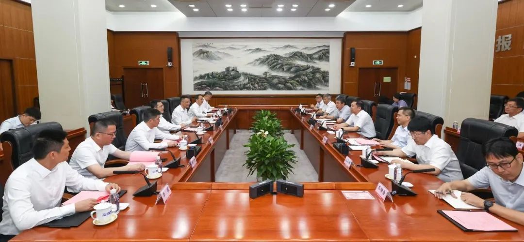 中核集團黨組副書記、總經(jīng)理顧軍會見蘇州市委副書記、市長吳慶文一行