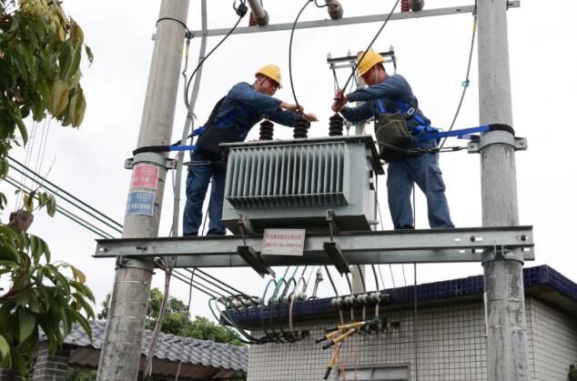 茂名供電局：強降雨過后，全力搶修復電不停歇