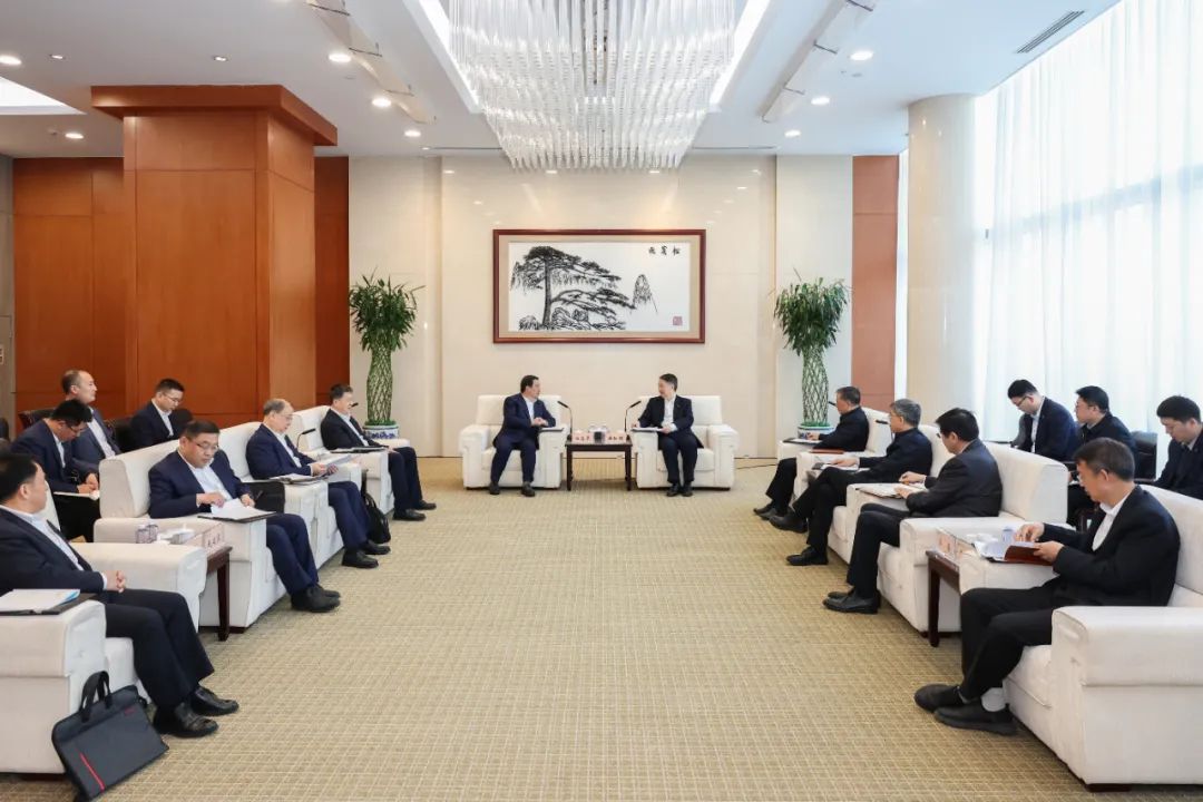 華能集團(tuán)董事長(zhǎng)溫樞剛會(huì)見(jiàn)中國(guó)電氣裝備董事長(zhǎng)白忠泉、總經(jīng)理周群