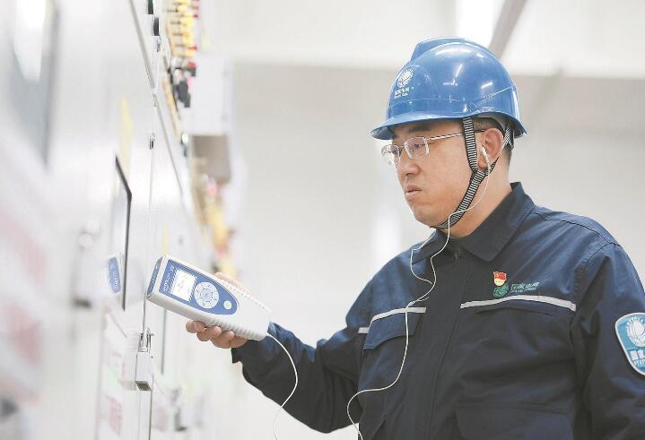 【國網(wǎng)特等勞?！坎苌?把帶電檢測工作做精做透