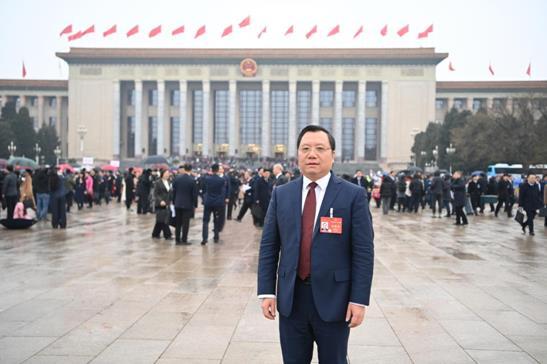 【兩會(huì)好聲音】全國(guó)人大代表劉宏志:推進(jìn)五個(gè)升級(jí)激發(fā)鄉(xiāng)村振興“數(shù)智力量”