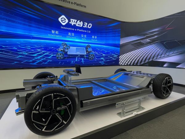 “新能源汽車第一城”再易主，深圳大幅超車，還有這些城市在踩油門