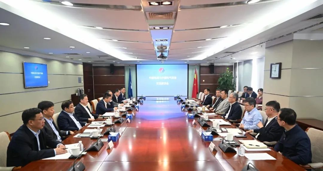 中國電氣裝備黨委副書記、總經(jīng)理周群拜訪中國電建黨委副書記、總經(jīng)理王斌