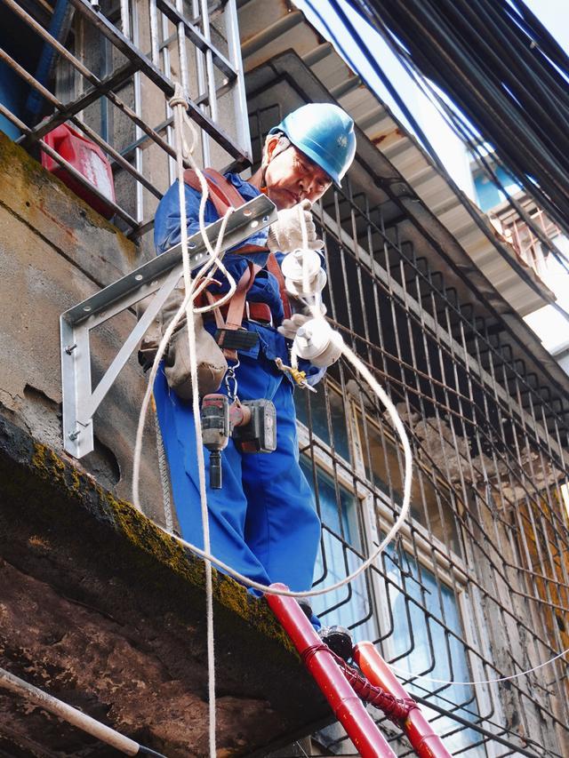 國(guó)網(wǎng)郫都供電公司加強(qiáng)“社網(wǎng)共建”，一心為民服務(wù)