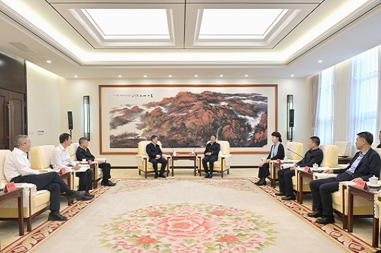 華能集團(tuán)黨組書記、董事長溫樞剛拜會內(nèi)蒙古自治區(qū)黨委書記孫紹騁、自治區(qū)主席王莉霞