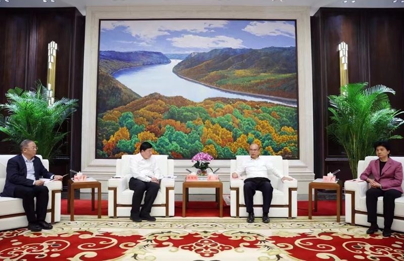 黑龍江省委書記許勤、省委副書記梁惠玲會(huì)見國(guó)家電網(wǎng)董事長(zhǎng)張智剛一行