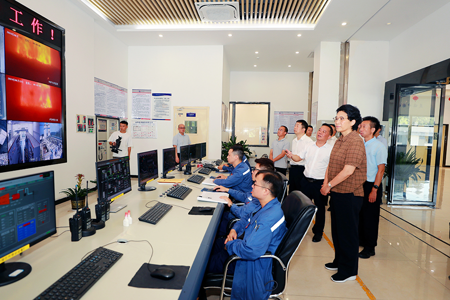 湘西州委副書記、州長(zhǎng)陳華深入吉首市調(diào)研垃圾回收焚燒發(fā)電工作