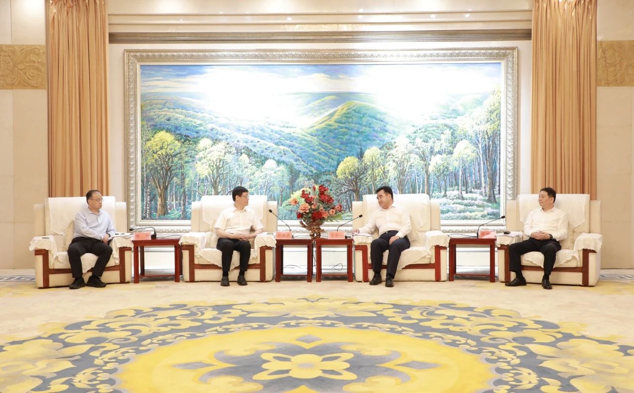 華電煤業(yè)黨委書記、董事長(zhǎng)杜將武拜會(huì)慶陽(yáng)市委書記黃澤元