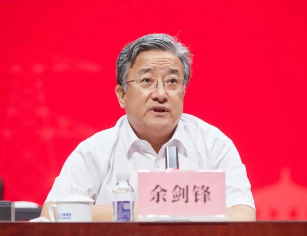 中核集團(tuán)黨組書(shū)記、董事長(zhǎng)余劍鋒赴核工業(yè)學(xué)院天津校區(qū)指導(dǎo)工作