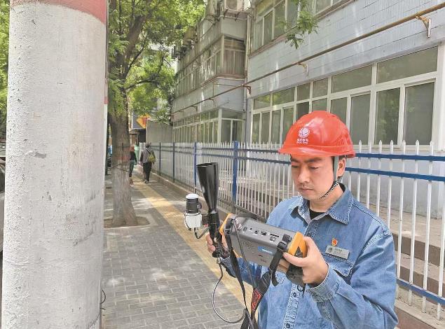 王佳飛:把群眾的“小事”當大事去辦心里才踏實