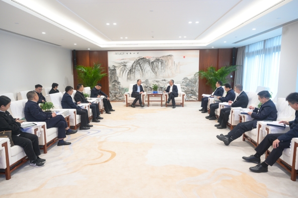 中國電建黨委副書記、總經(jīng)理王斌與雅安市委書記夏鳳儉會談