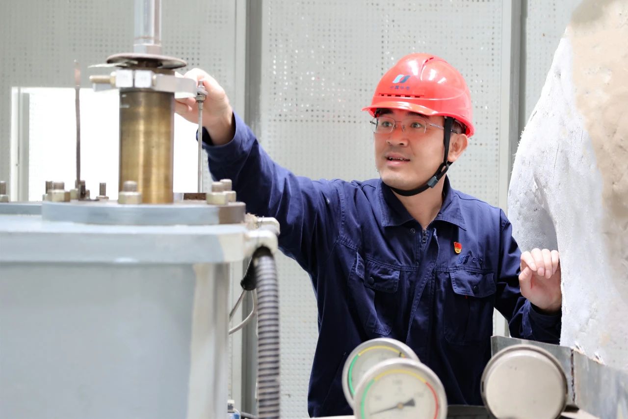 中央企業(yè)勞動模范李新建:創(chuàng)新奮進的“技術達人”